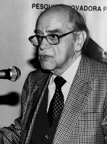 Dr. Paulo Niemeyer Soares - Presidente